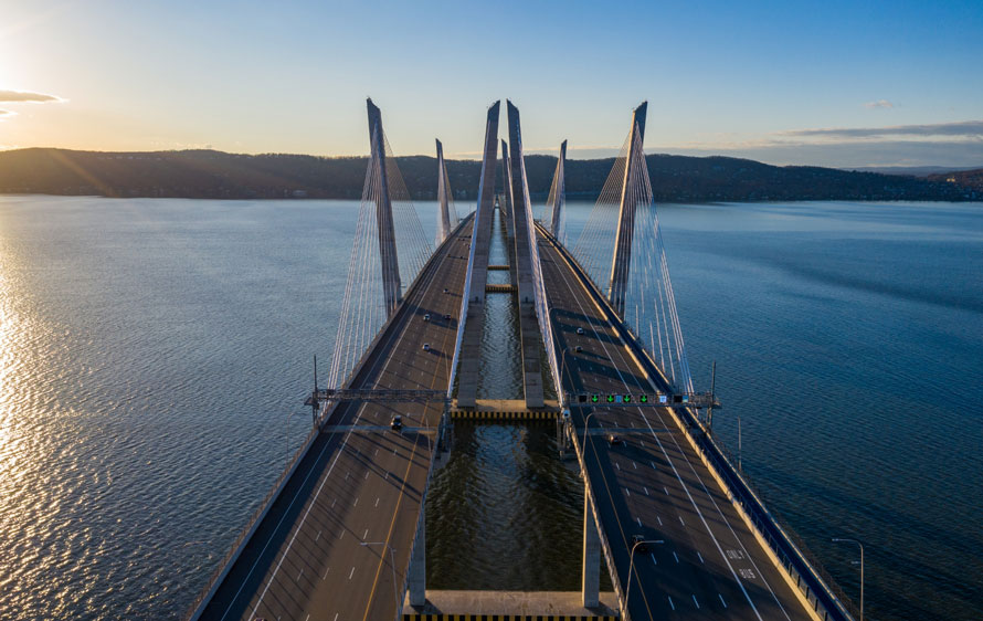 Liro_Cuomo-Bridge